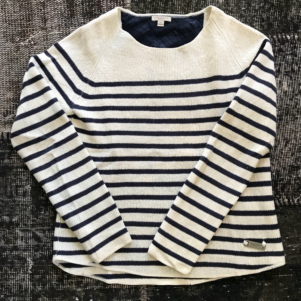 Burberry Sweater - Large